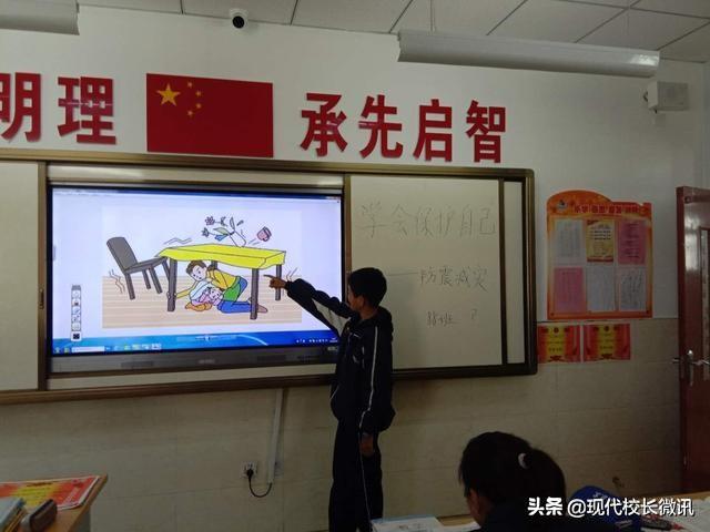 俄罗斯地震最新消息与小巷独特小店探索