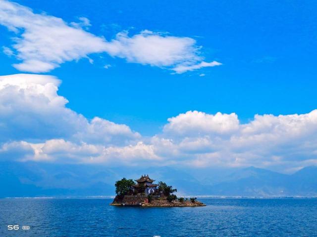 探索自然美景之旅，遇见最新ehviewer，寻找心灵平和之地