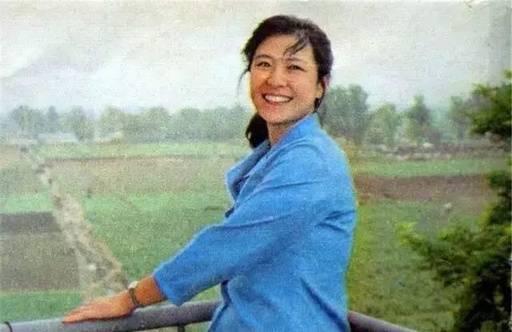 演员陈鎏，探索小巷中的美食秘境