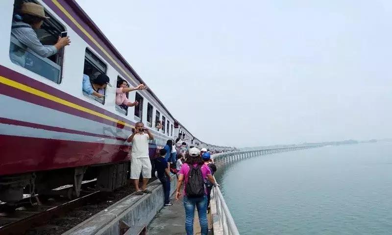 广忠黔铁路最新动态，驶向自然美景的列车启程，探寻内心宁静之旅
